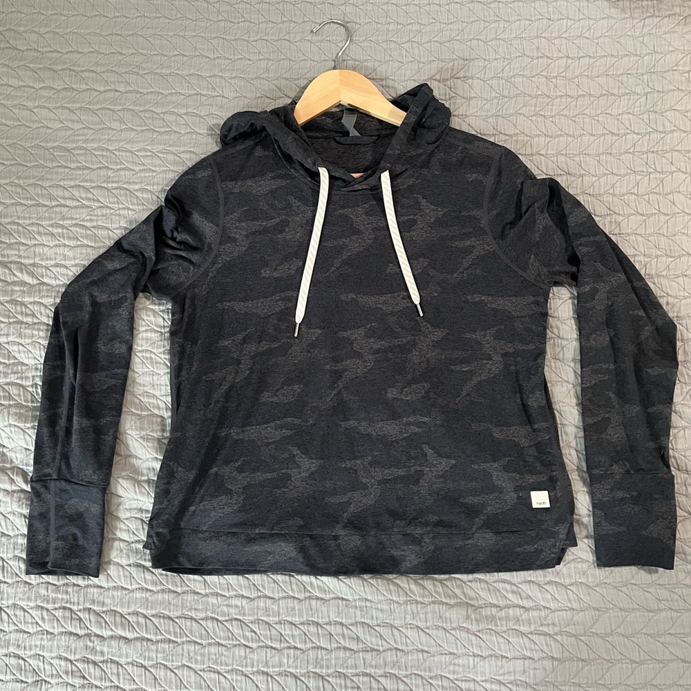 Vuori Women’s Halo Essential Crop Hoodie Size Small Excellent Condition
